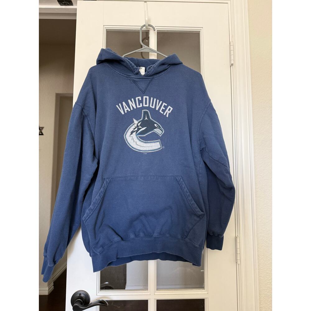 Vancouver Canucks NHL Hoodie Large Blue Pullover Sweatshirt Made in Canada